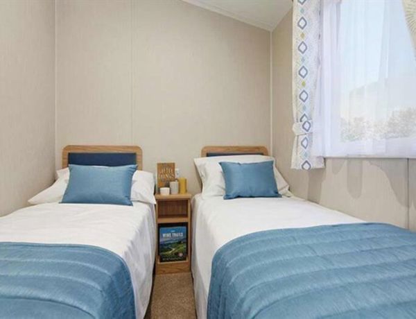 Porthleven 2 Bedroom (with Hot Tub) - Twin Bedroom 
